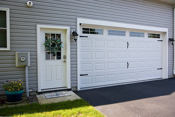 24/7 Emergency Garage Door Panel Replacement experts in Kenhorst, PA